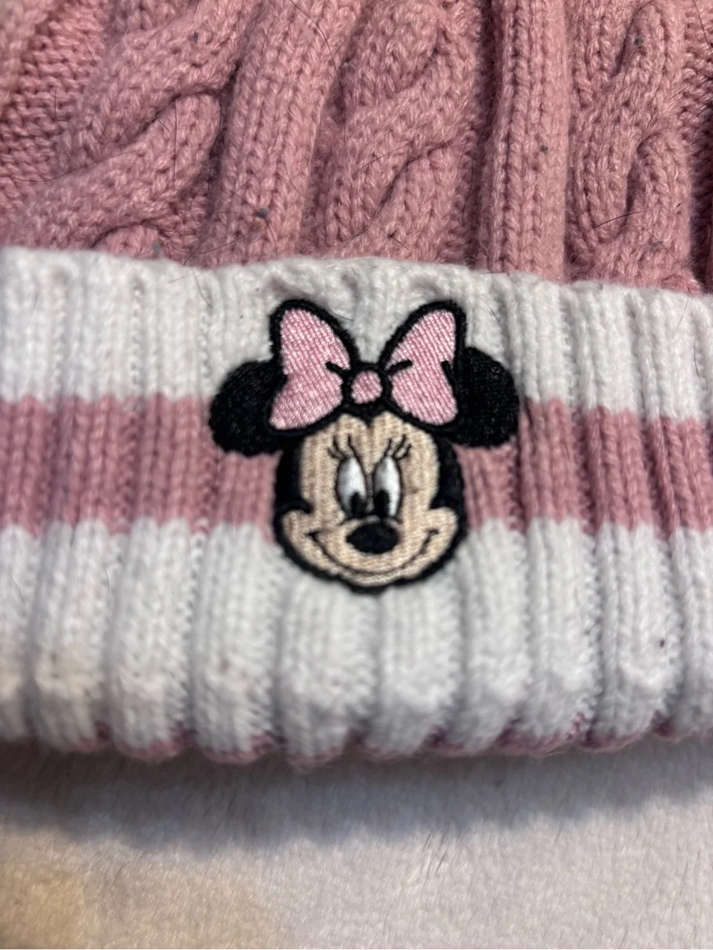 Disney Kids Hat 2T-5T Minnie Mouse Cable Knit Beanie Pink and White